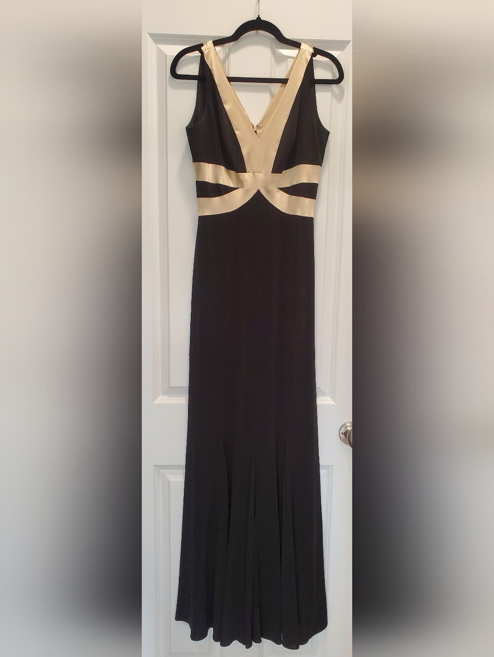 Kay Unger Black Gown with Gold Accents, Size 6
